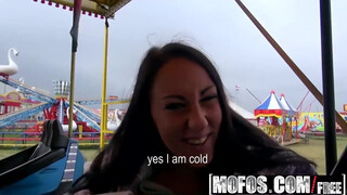 Vad dugás a hullámvasúton: nyálas punci és kemény farbaszás közterületen