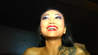 Német szuka ázsiai punci kemény gangbaszás totális élvezésben