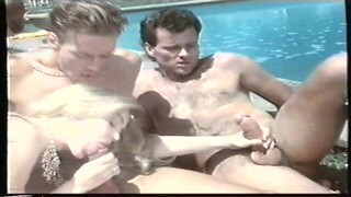 Kemény dugás a medencénél – magyar punci nyögdécselés és seggbaszás HD