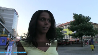 Szuka punci baszás közterületen: Kemény dugás a szexi ribivel, mélyen élvezi a faszomat