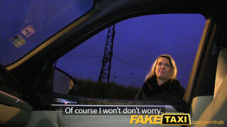 Baszik a taxi, most a puncimba dughatsz keményen – szopás, élvezés, full HD