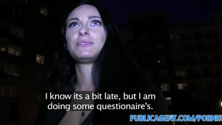 Vad utca közepén keményen baszom a sikító puncit, míg elélvezi a dugást