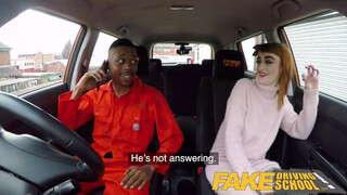 Kemény dugás a sofőröknek: Baszd át a punci a hatalmas fekete farokkal!