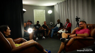 Petra szétbaszva 5 fasz által, mélyen a puncijába fröcskölnek keményen