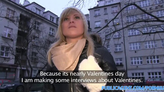 Lakótelepi punci kemény baszás közterületen – Nyögdélő szuka élvezi a dugást