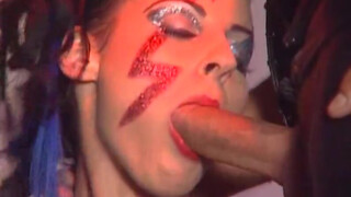 **Fülledt iroda, két szuka, egy fasz – Wild vs. Iron**