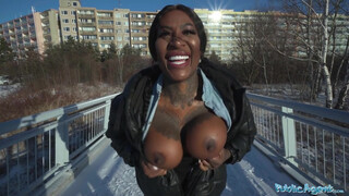 Fekete kurva milf keféli a rendőrt nyílt helyen – DÖGLÖTT MELLEK, VAD DUGÁS