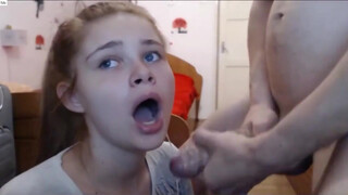 Friss 19-es ribi nyeli a pasi mélyen dugós szopit a végéig