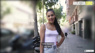 **Spanyol istennő durva kefélésre éhes – Apolonia nyeli a mélyen**