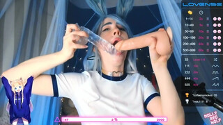 Friss kamasz nőcske két kemény farok közt fullad a mélytoroktól