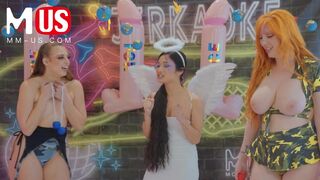 Lauren Phillips és Gia Derza szenvedélyesen kényeztetik és hódítják meg egymást