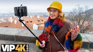 Alvászavarok ellen tűzforró szex egy dögös szőke milffel