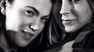 Dús keblű milf-ek lángoló leszbikus szerelme