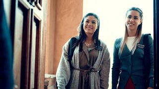 Szívszorító vallási dráma: tiltott vágyak leszbikus tinilányok között