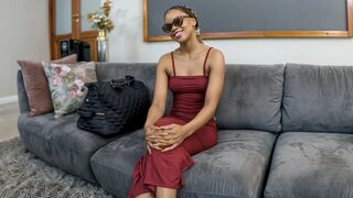 Amatőr keni csaj elolvad a vágytól, ahogy meglátja a nagy kemény farkam