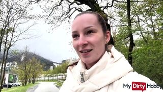 Dicsérő Csábító Fiatal Lány Forró Orális Játéka Ismeretlennel Közterületen