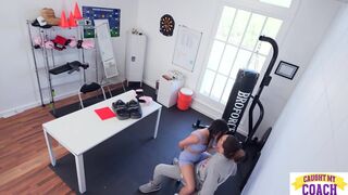 Kylie Rocket önbizalom-boostot kíván, amit kizárólag Bruce Venture óriási farka nyújt neki - 2. évad 3. rész