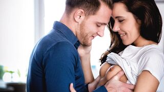 Érzéki konyhai szex Kerry Cherryvel