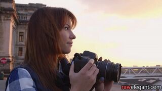 Nyíltan táruló euro szépség hátulról izgatóan átélve