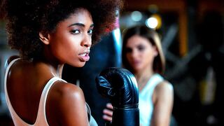 Sportos csajok Erika és Luna szenvedélyes közösülése