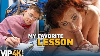 Érett orosz pornósztár mámoros anal hármast élvez fiatal kemény farkakkal