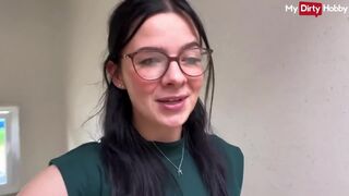 Roxi fekete tini szopótanácsa forró német amatőr hangulatban