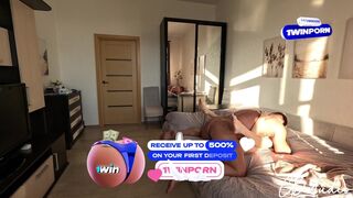 Mostohaapám mindig becsusszan a szobámba a zuhany utáni meztelen pillanataimban