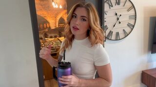 A barátom barátnőjének számba spricceltem, miközben ő a szomszéd szobában várt