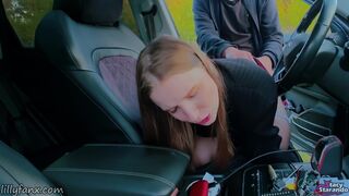 Autós csaj torkig szopja és keményen megbüntetik, miután lebukott egy nyilvános kiránduláson - pov