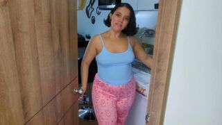 Elcsábítom a hotelszobás fiút, és mennyei gyönyörrel jutalmazom a kedvességét