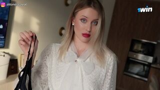 Mostohaanyám a bugyiját simogatva kényeztette magát előttem, aztán hagytam, hogy belemerüljek a szakadt harisnyája melegébe!