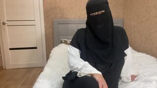 Forró arab MILF csábító parancsokat suttog mostoha fiának