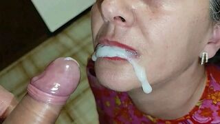 Több mint 50 intenzív szájba spriccelés! Forró élvezetek a szájban