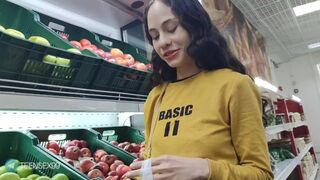 Meghívok egy dögös idegent a piacról, és forró éjszakába fordul a dolog