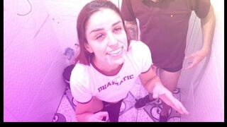 Idegennel vadul közösülés óvszer nélkül a bár mosdójában