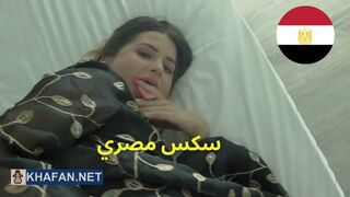 Arab MILF hatalmas fenekét hágja meg egy amatőr POV-ban
