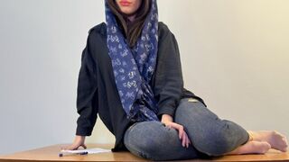 Forró arab milf szexeli meg a bankárt a vám ellenében