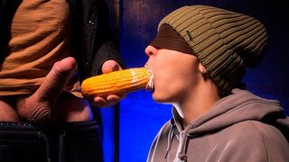 Haragudok, mégis boldog vagyok! Mostoha tesóm a számba dugta a farkát és telitöltötte - xsanyany