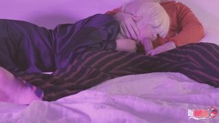 Mostoha anya vágyakozva engedi, hogy mostoha fia száját meghódítsa