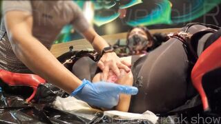 [Ecology of Hentai Slave Doll R] vol.002 Közeli Anális Edzés. Ujj a fenekében, a hüvelye csepeg, spriccelő orgazmus!