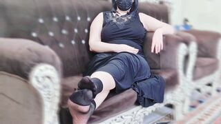 Forró milf vadul szétbaszza a seggét, miközben extázisban nyög a kéjtől