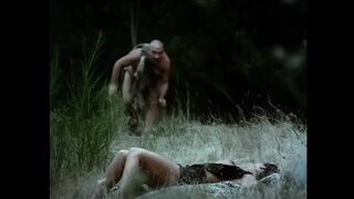 Szőke milf mohón nyeli a vastag farkat, fuldokolva a forró gecitől
