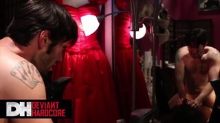 Deviant Hardcore: Skin Diamond mohón engedelmeskedik Tommy Pistol vad parancsolásának