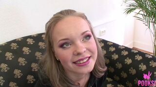 Tini Szőke Bombázó Vadul Hátsóval Élvezkedik - Pooksi Exkluzív Videó