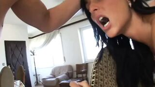 Simone Peach vad hátsó felfedezése két kemény lovaggal teljes filmben