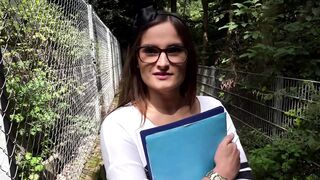 Német tini lányok hátsó bejárata durva hármasban